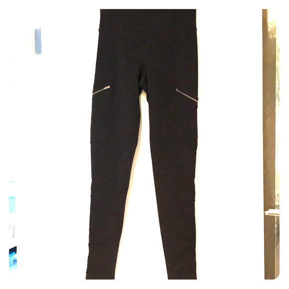 Athleta High Waisted Legging W Side 